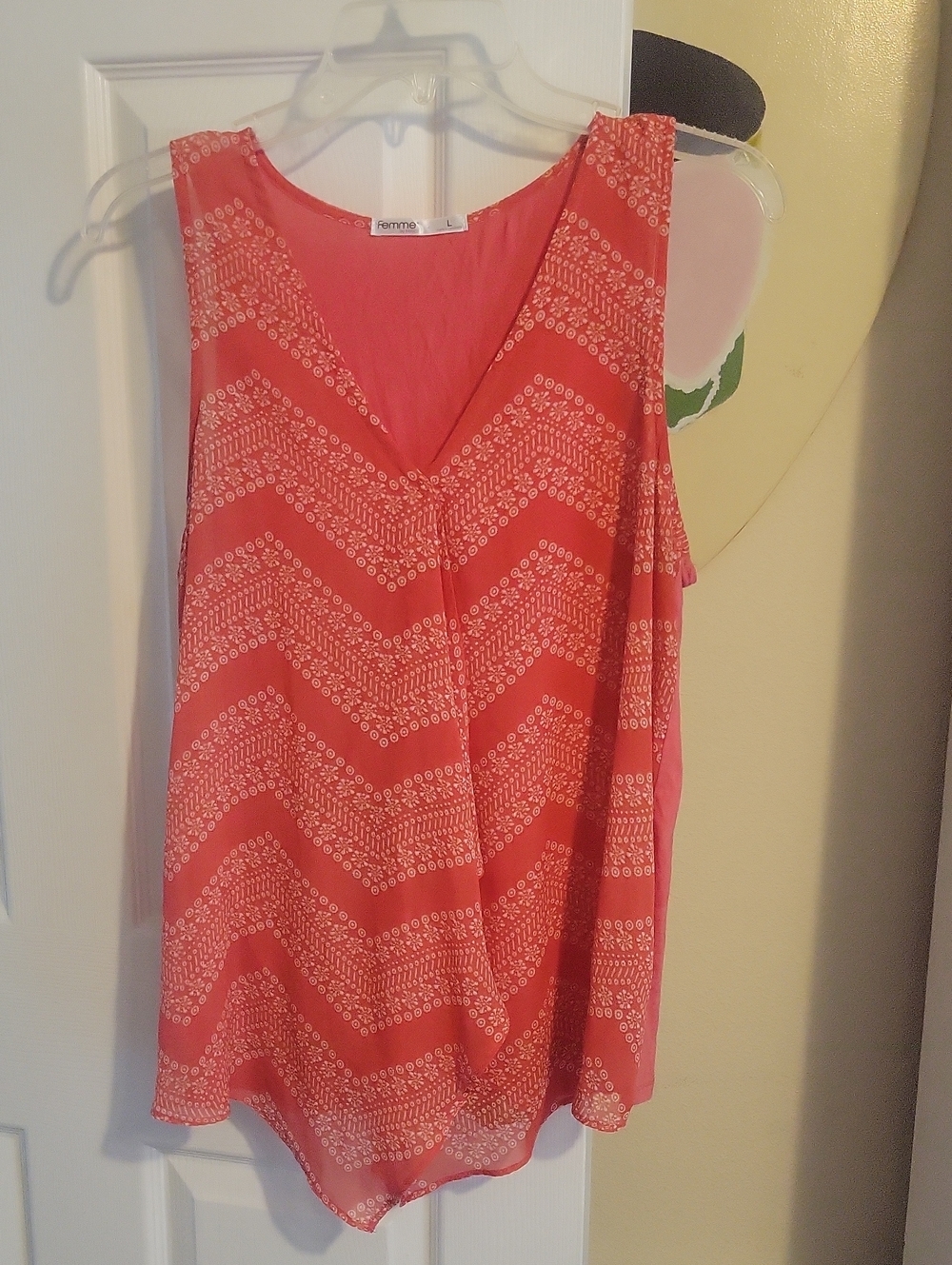 FEMME by Tresics szLg Coral Floral Print V-Neck Sleeveless Scarf Style Camisole